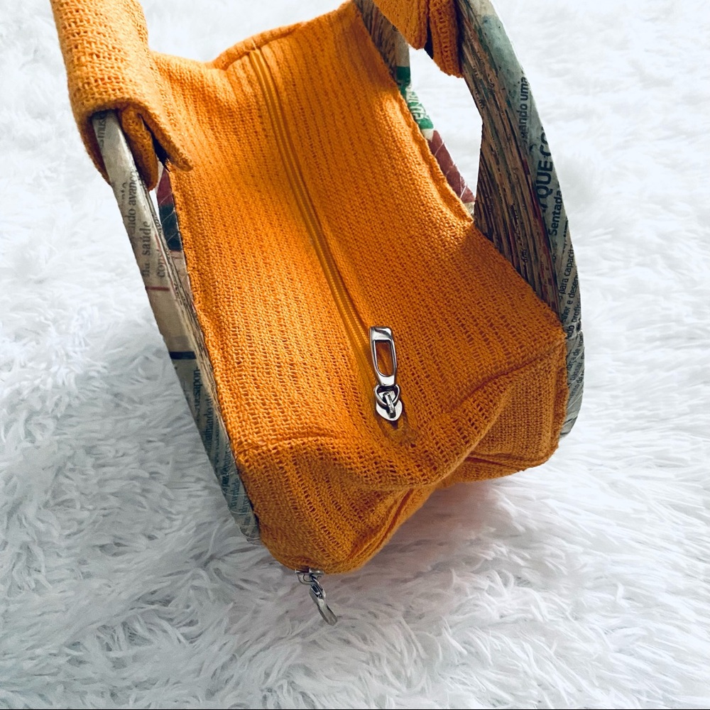 New! RARE ✨ Hand-woven Recycled Paper Handbag - Picture 7 of 9